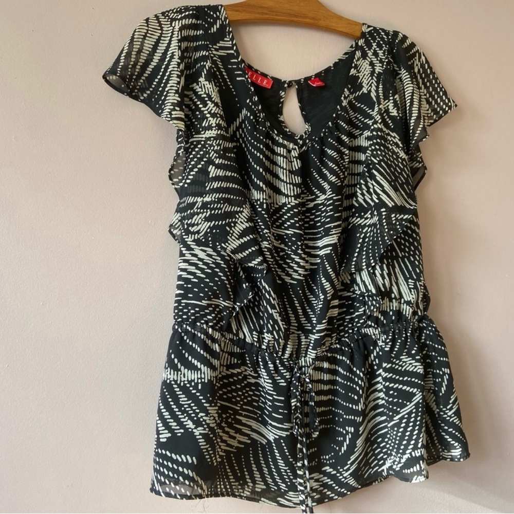 Elle Women’s Black and White Patterned Top